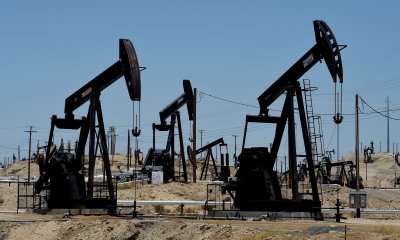 Иран призывает сократить добычу нефти на два миллиона баррелей