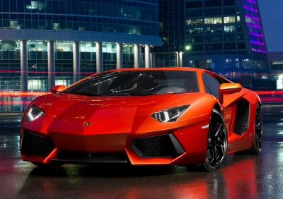 Компания Lamborghini отказалась от заднеприводной версии спорткара Aventador