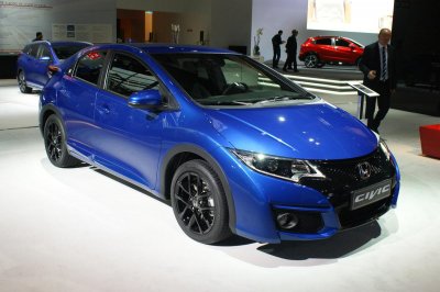 Honda презентовала новые версии Civic и CR-V
