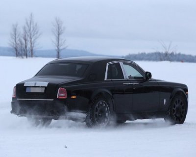 Тестовый мул Rolls-Royce Cullinan замечен на зимних тестах