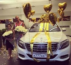 Поклонник Волочковой подарил ей автомобиль Maybach за 10 миллионов