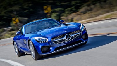 Аккумуляторы новой модели Mercedes-Benz можно заряжать без проводов