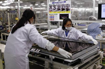 Sharp в 2017 году планирует закрыть два своих завода в Японии