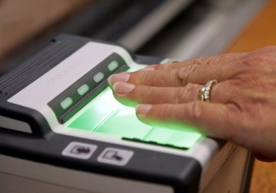 В следующем году в США будут оплачивать покупки отпечатком пальца
