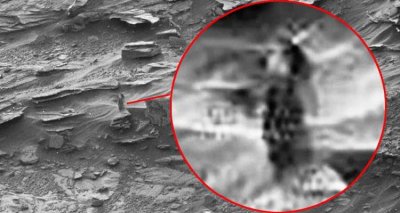 Уфологи нашли на Марсе фигуру женщины