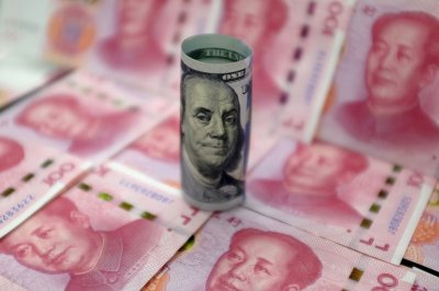 Валютные резервы Китая в декабре сократились до 3,01 трлн долларов