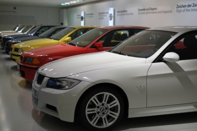 BMW планирует к 2025 году выпускать 12 моделей электромобилей