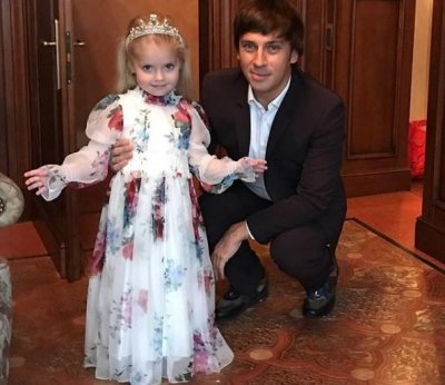 Галкин опубликовал фото помолодевшей Пугачевой с дочкой Лизой