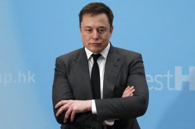В Tesla решили лишить Илона Маска зарплаты