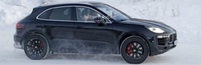 Появились новые фото обновленного кроссовера Porsche Macan