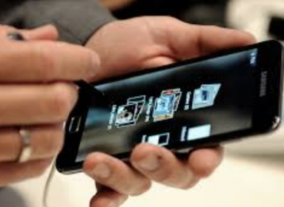 Samsung выпустит гибрид планшета и смартфона