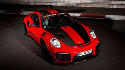 Porsche 911 GT2 RS MR установил новый рекорд Нюрбургринга