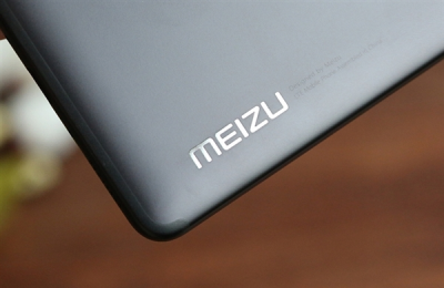 Meizu запатентовала сгибающийся смартфон с уникальной конструкцией