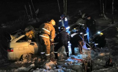В Свердловской области в ДТП с лесовозом погибли четыре человека