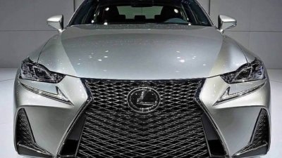 Lexus может возродить спорт-седан IS F