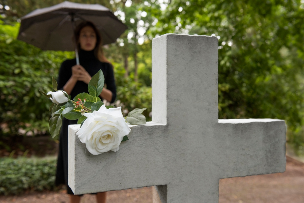 «Тело начнет разлагаться». На Урале участника СВО Вячеслава Сараева не могут похоронить два месяца — его мама вскрыла гроб