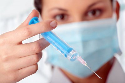 На пороге эпидемий: медики объяснили, чем грозит отказ от прививок