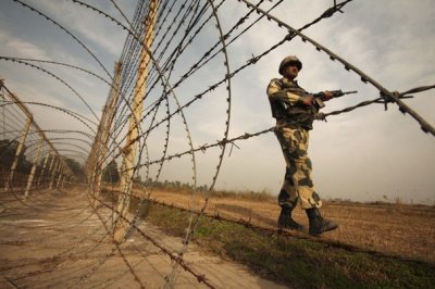 Индия и Пакистан снова обстреляли позиции друг друга в Кашмире