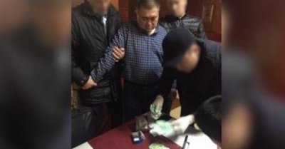 Сотрудниками КНБ за взятку задержан замначальника полиции Кызылординской области