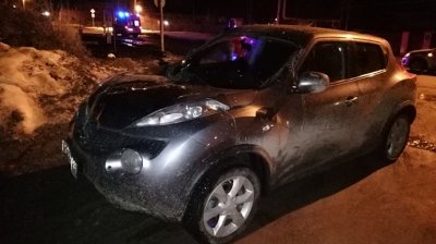 В Свердловской области пьяная автоледи на иномарке дважды сбила группу подростков