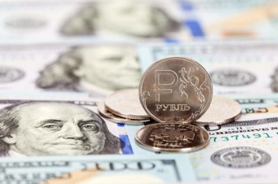 Эксперты оценили вероятность обвала рубля, гривны и лиры