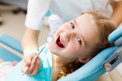 Стоматологи назвали 5 ошибок родителей по уходу за зубами детей до 7 лет