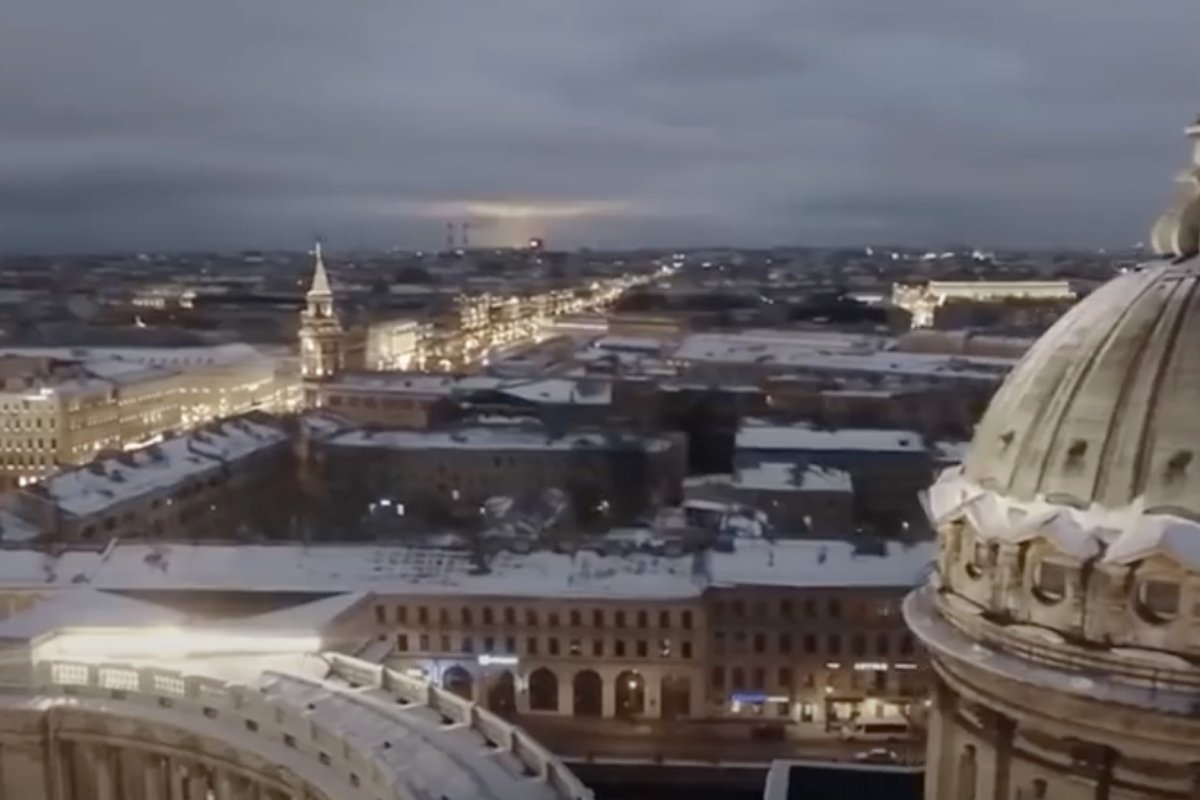 Шнуров посвятил третий клип снежным проблемам Петербурга