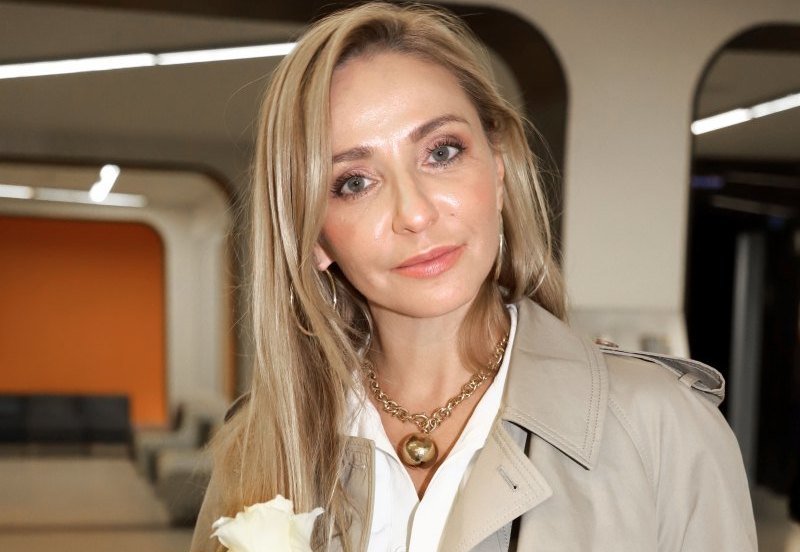Жена пресс-секретаря Путина Татьяна Навка внезапно покинула Россию