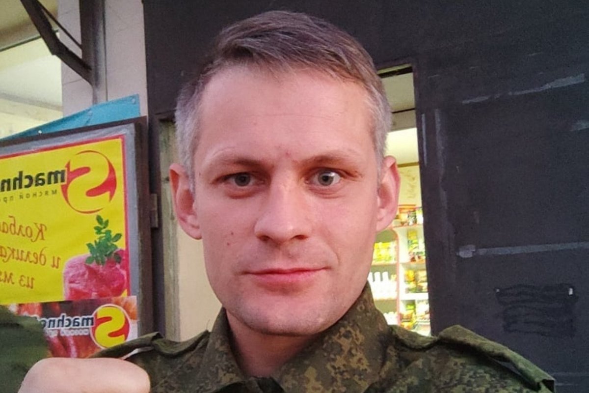 E1.RU: Мобилизованного блогера Ивана Птицына из Каменска-Уральского контузило в центре проведения СВО