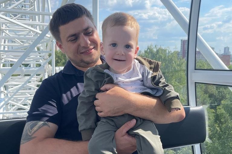 Родители 2-летнего Миши Бахтина со СМА добиваются, чтобы его продолжали лечить