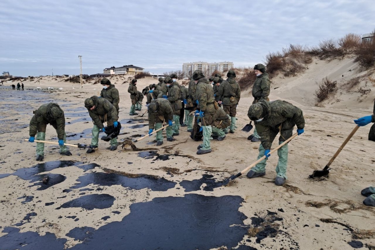 Пульмонолог усомнился в отравлении волонтеров парами мазута