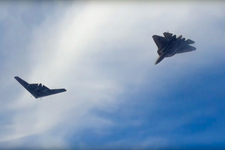 США создают беспилотник LongShot для уничтожения российских истребителей Су-57