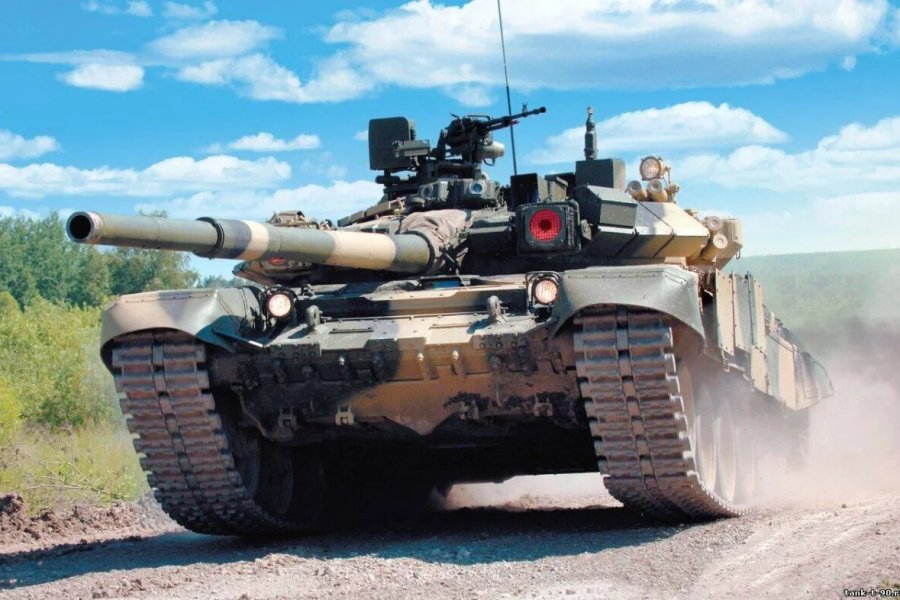 В Минобороны Индии заявили о бесполезности российских Т-90 против китайских танков