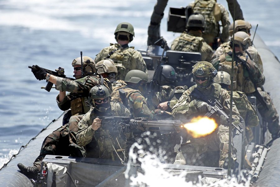 Пентагон теряет морских пехотинцев из-за вакцинации против коронавируса COVID-19