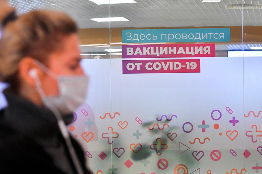 Власти Петербурга не будут в ближайшее время озвучивать статистику по COVID-19, которая касается вакцинированных