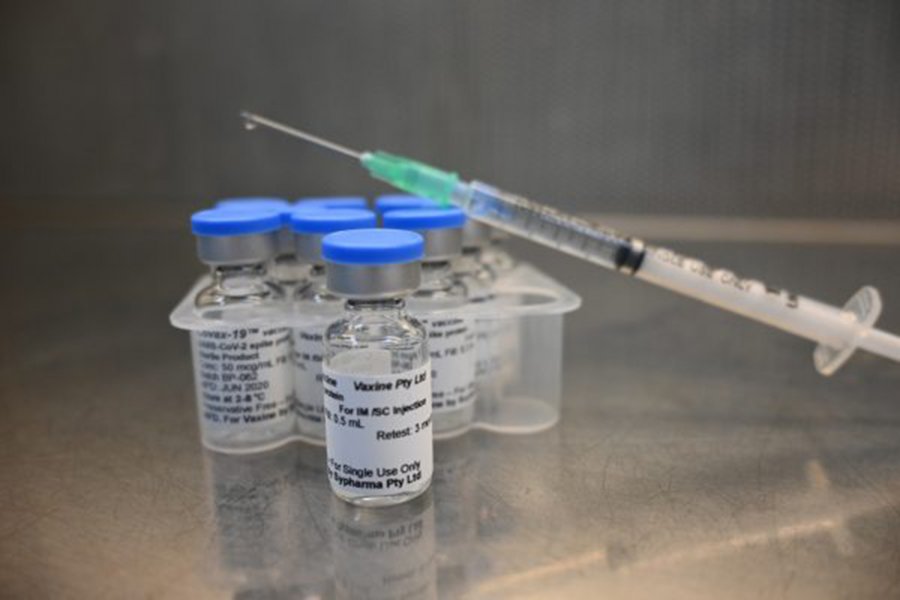 Иммунолог Крючков рассказал, какая вакцина от коронавируса дает больше побочек