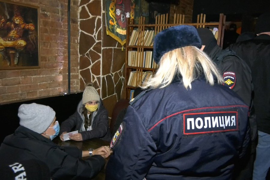 Ночной рейд правоохранителей по развлекательным заведениям Санкт-Петербурга выявил массу нарушений