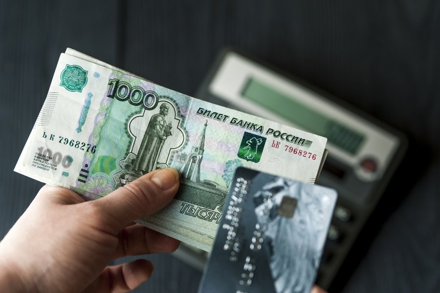 Деньги зачислятся на карту: кому 12–14 января придет 11 400 рублей от Пенсионного фонда