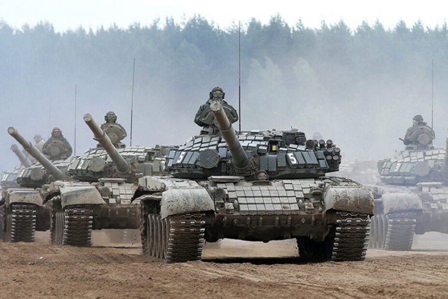 Близ границы с Украиной заметили танковую колонну российской «армии Дельта»