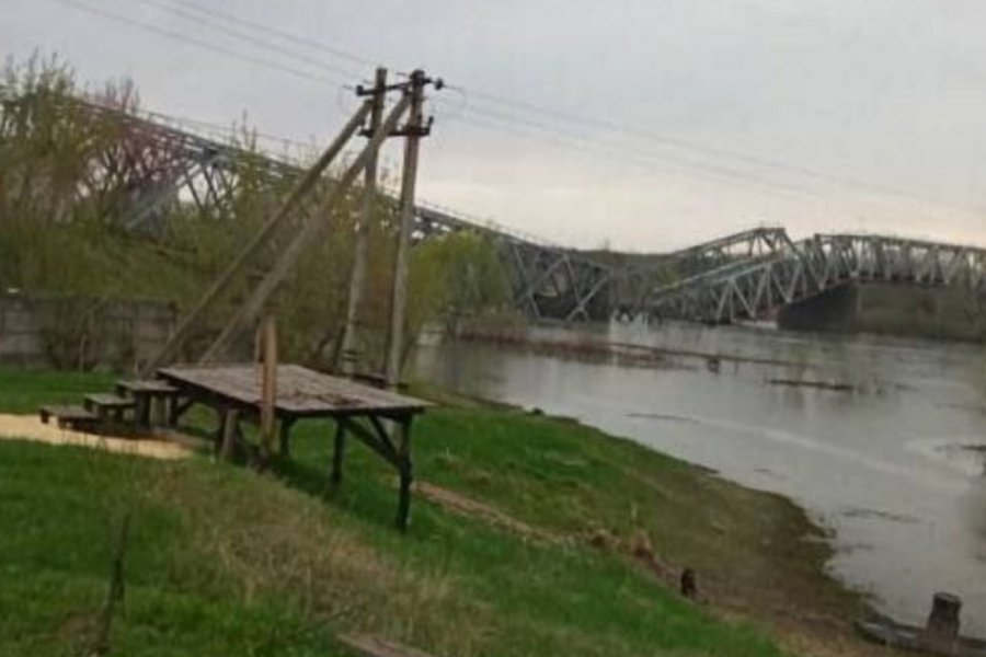 Взорван железнодорожный мост через Северский Донец возле Славянска