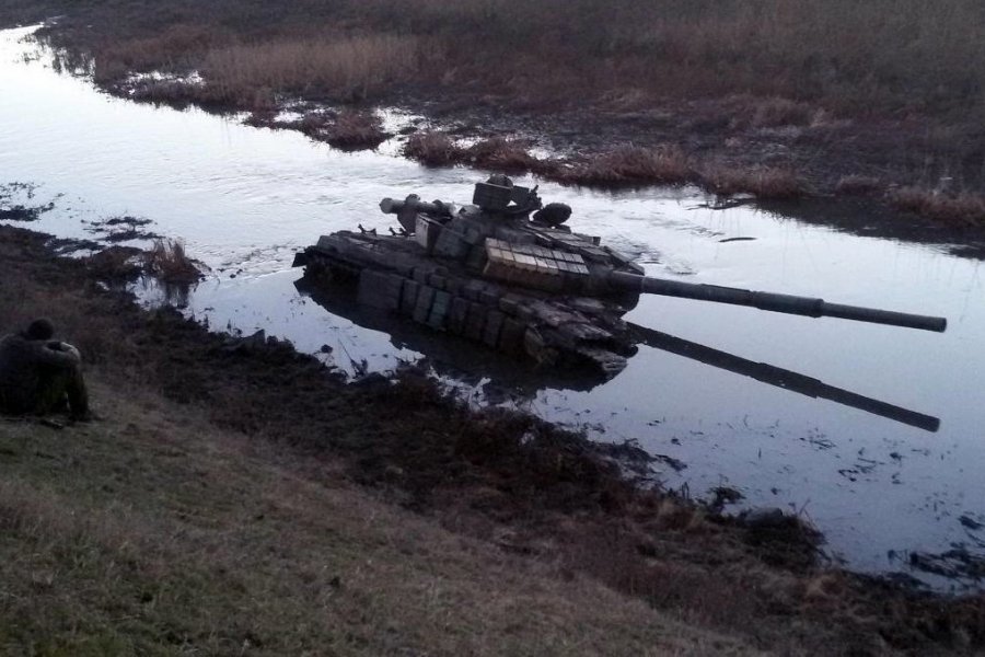 Очередная колонна военной техники уничтожена при попытке форсирования реки в районе Северска