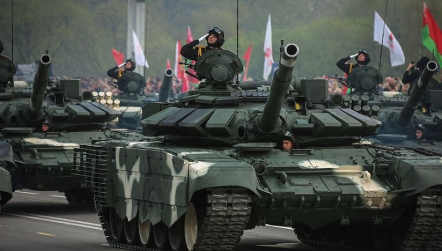 Генштаб ВСУ: Беларусь снимает бронетехнику с хранения для передачи ее ВС РФ на Донбассе