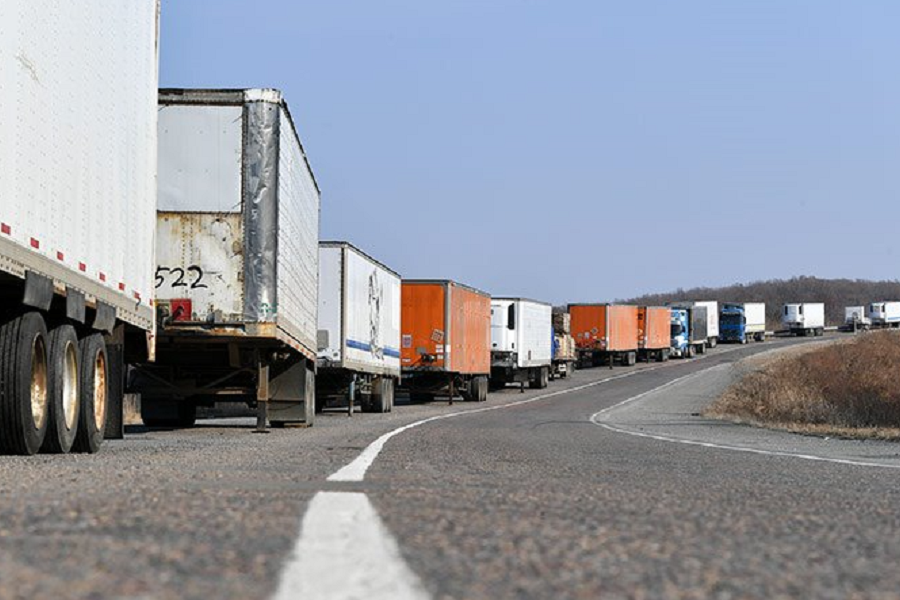 Караваев прокомментировал решение Польши о запрете въезжать грузовикам из РФ