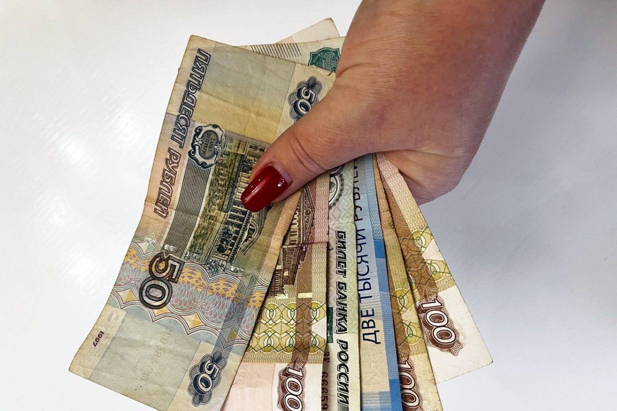 И работающие и неработающие пенсионеры получат прибавку в 2700 рублей с апреля: только одно условие
