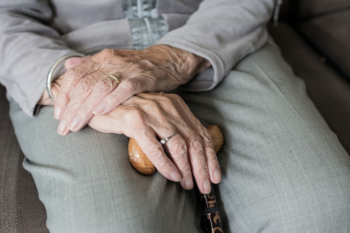 «Проверять будут прямо на улицах»: пенсионеров старше 60 лет ждут неприятные перемены в жизни