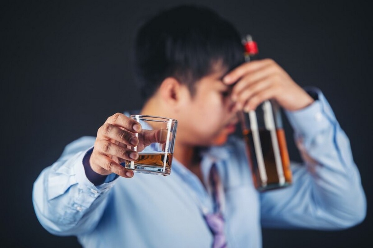 Ученые установили странную связь между алкоголизмом и гениальностью