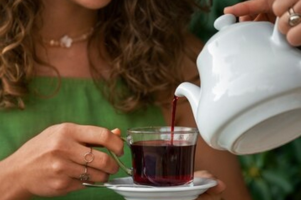 Врачи-диетологи рассказали, что будет, если заварить чай второй раз